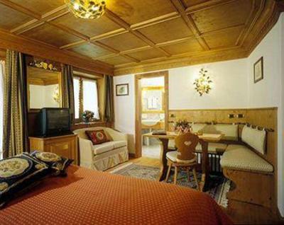 фото отеля Columbia Hotel Cortina d'Ampezzo