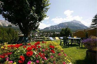 фото отеля Columbia Hotel Cortina d'Ampezzo