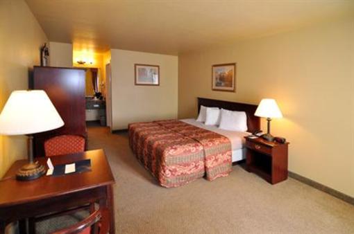 фото отеля Hilltop Inn & Suites Greenbrier