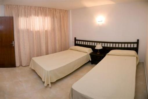 фото отеля Apartamentos Avenida