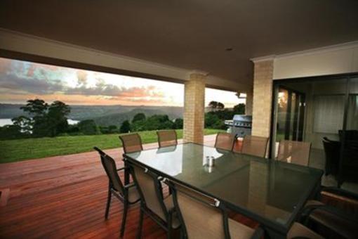 фото отеля Montville Mountain Lodge (Australia)