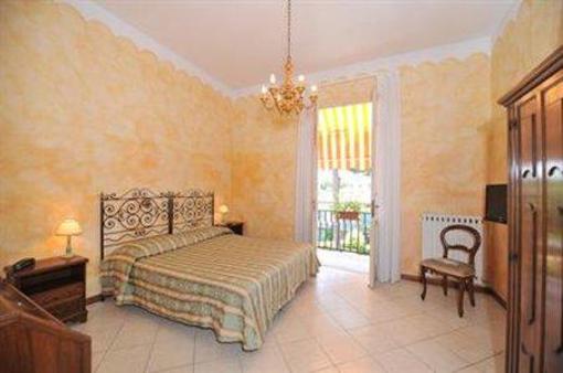 фото отеля Hotel La Pineta al Mare