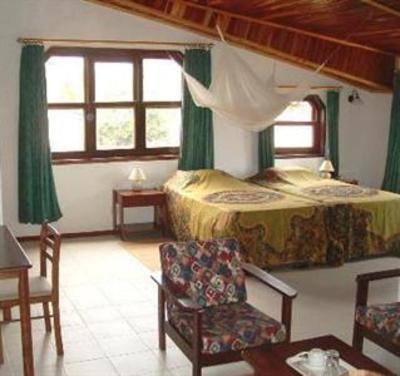 фото отеля Roc Heights Lodge Bakau