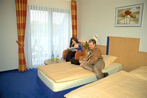фото отеля Hotel Rheinterrassen Bornheim