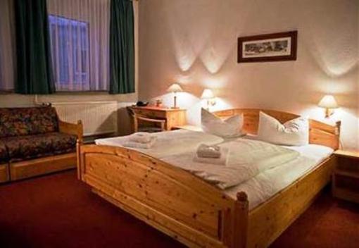 фото отеля Hotel Am Kirchberg