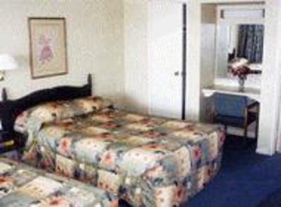 фото отеля Travelers Beach Inn