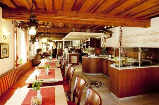 фото отеля Landgasthof Hotel Zum Stern Markt Erlbach