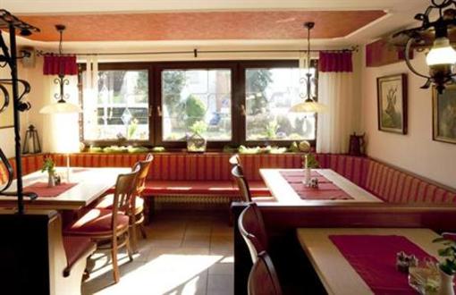 фото отеля Landgasthof Hotel Zum Stern Markt Erlbach