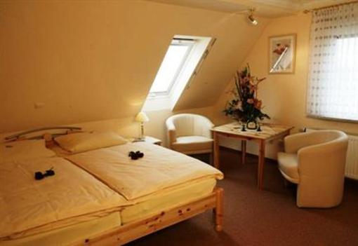фото отеля Landgasthof Hotel Zum Stern Markt Erlbach