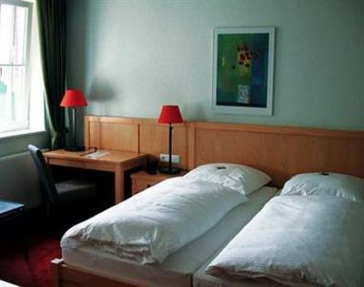 фото отеля Hotel Zur Heideschenke Winsen an der Aller