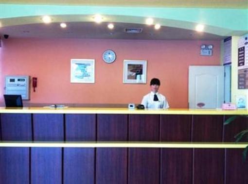 фото отеля Home Inn Hangzhou Xiasha