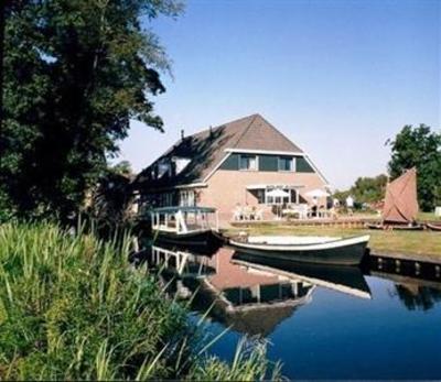 фото отеля Hotel De Harmonie Giethoorn
