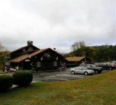 фото отеля Swiss Chalets Village Inn