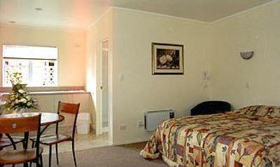 фото отеля Colonial Court Motel Cambridge