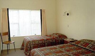 фото отеля Colonial Court Motel Cambridge