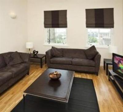 фото отеля St Giles Advocate's Close Apartment