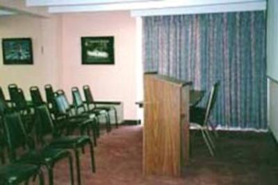 фото отеля Travelers Inn Fort Wayne