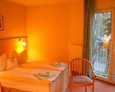 фото отеля Hotel Waldhaus Lauenhain