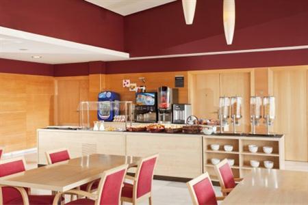 фото отеля Holiday Inn Express Madrid-Rivas