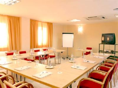 фото отеля Holiday Inn Express Madrid-Rivas