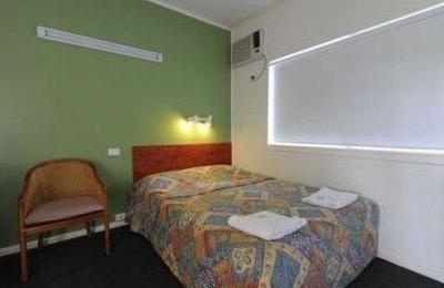 фото отеля Hi-Way Motel