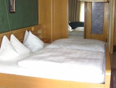 фото отеля Hotel Zur Guten Quelle Selters