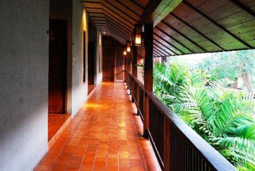фото отеля Baan Lapoon Hotel
