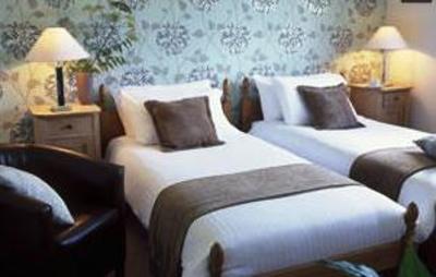 фото отеля The Chequers Inn Wooburn Common