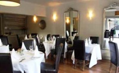 фото отеля The Chequers Inn Wooburn Common
