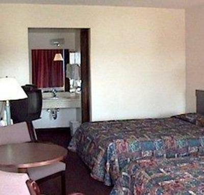 фото отеля Economy Lodge and Suites