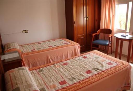 фото отеля Hostal Mari Carmen