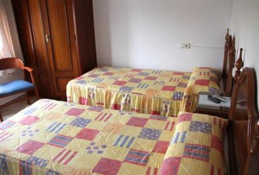 фото отеля Hostal Mari Carmen