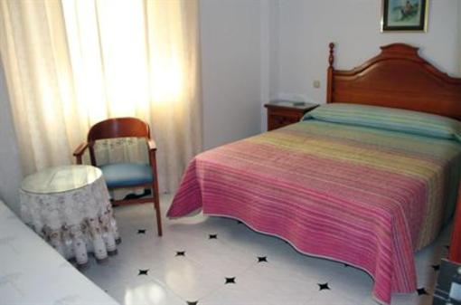 фото отеля Hostal Mari Carmen