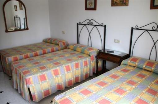 фото отеля Hostal Mari Carmen