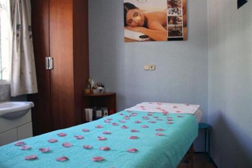 фото отеля Hostal Mari Carmen