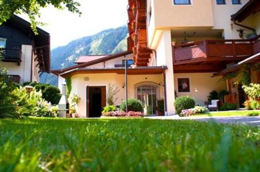фото отеля Ederfeld Apparthotel Mayrhofen