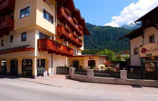 фото отеля Ederfeld Apparthotel Mayrhofen