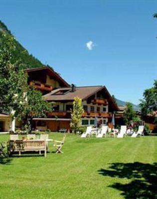 фото отеля Ederfeld Apparthotel Mayrhofen