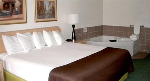 фото отеля AmericInn Lodge & Suites Oshkosh