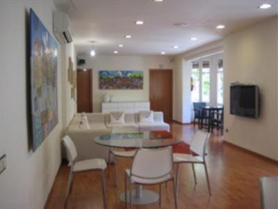фото отеля Hostal Madrazo