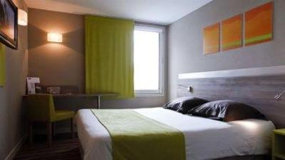 фото отеля Hotel Kyriad Lyon Est Saint-Bonnet-de-Mure