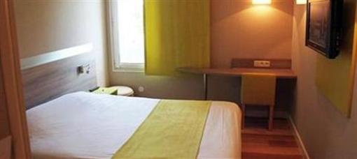 фото отеля Hotel Kyriad Lyon Est Saint-Bonnet-de-Mure