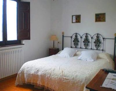 фото отеля Casa Rural La Casona de Priorio Oviedo