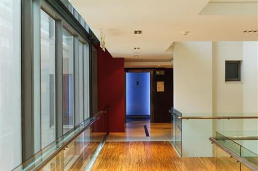фото отеля The Residences at Crystal Towers