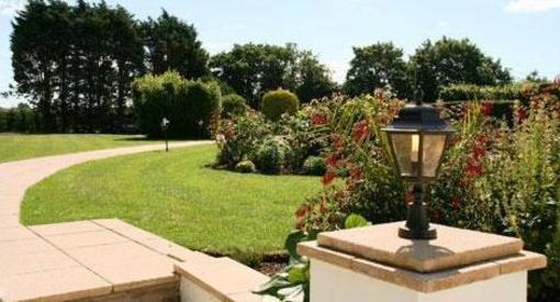 фото отеля South Lawn Hotel