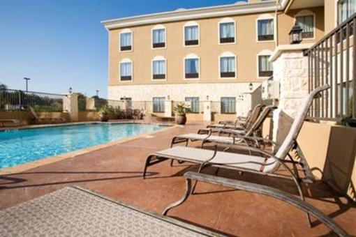 фото отеля Holiday Inn Express Hotel & Suites Victoria