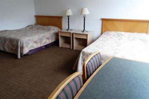 фото отеля Winnipeg Downtowner Hostel