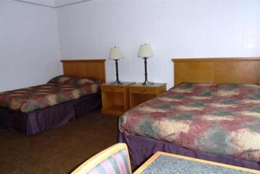 фото отеля Winnipeg Downtowner Hostel