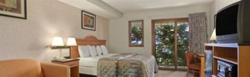 фото отеля Days Inn and Suites Santa Cruz