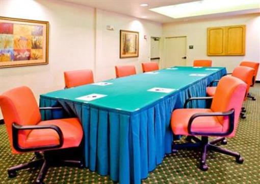 фото отеля Holiday Inn Express Tampa-Brandon